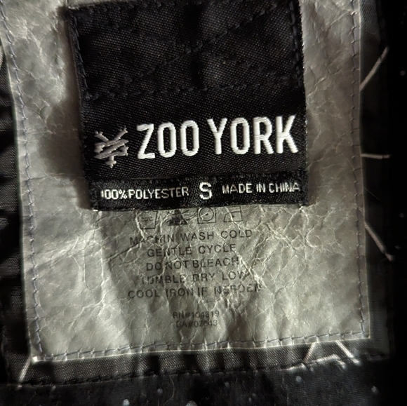 Zoo York rain jacket - Picture 3 of 4